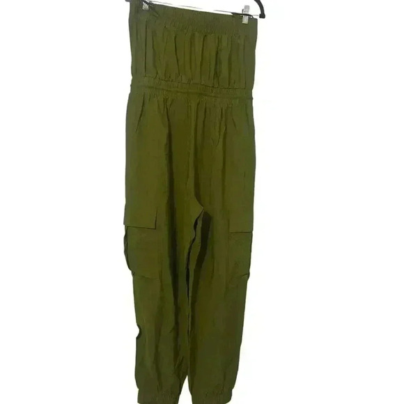 Forever 21  Green Strapless Tie-Waist Cargo Jumpsuit. Size: L - Picture 4 of 6